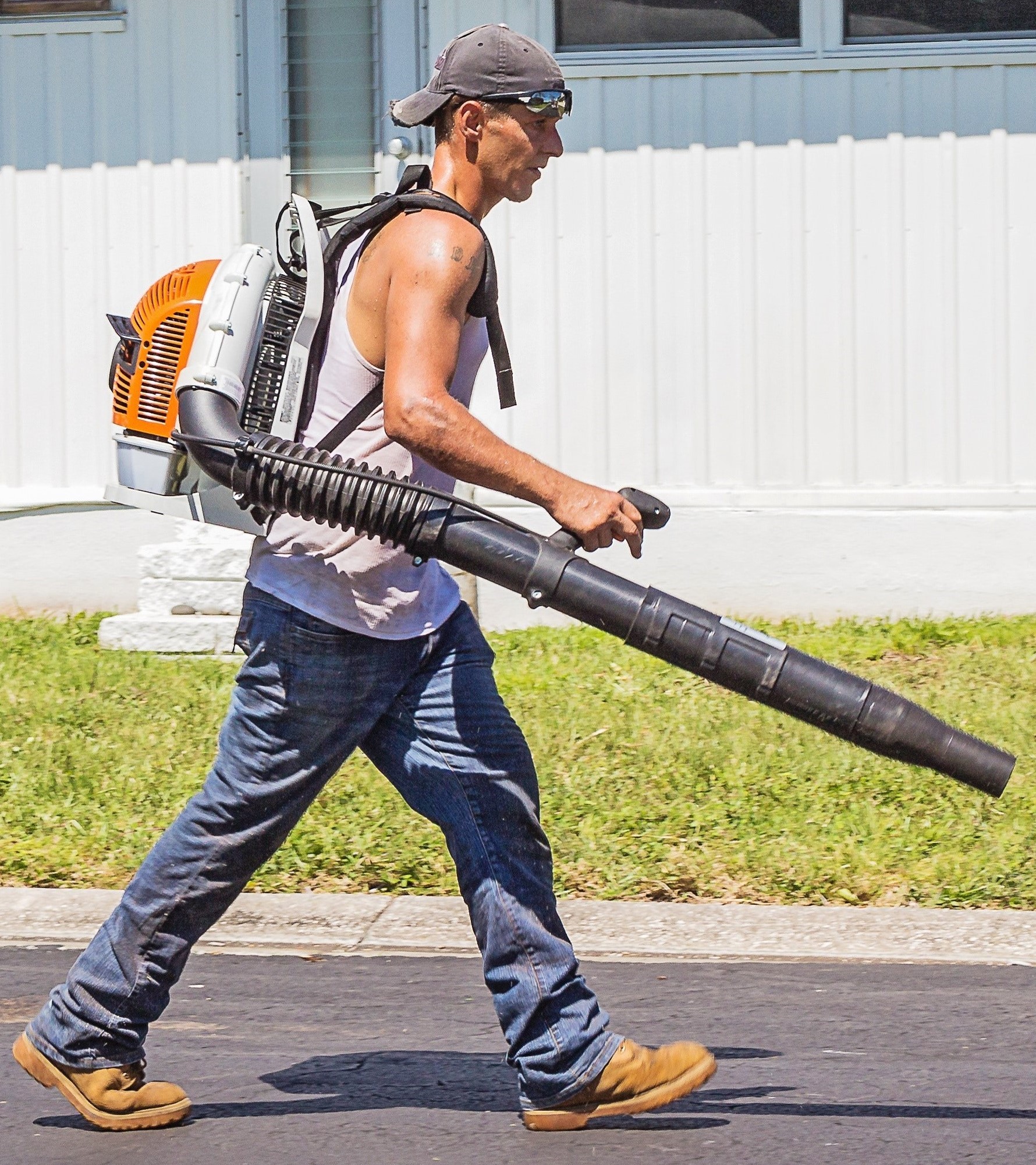 leaf blower